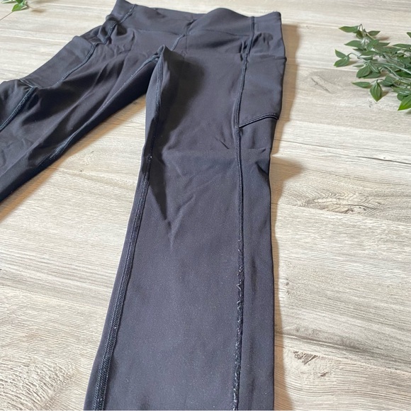 Black leggings with pockets from Lululemon - size 4 - Picture 9 of 9